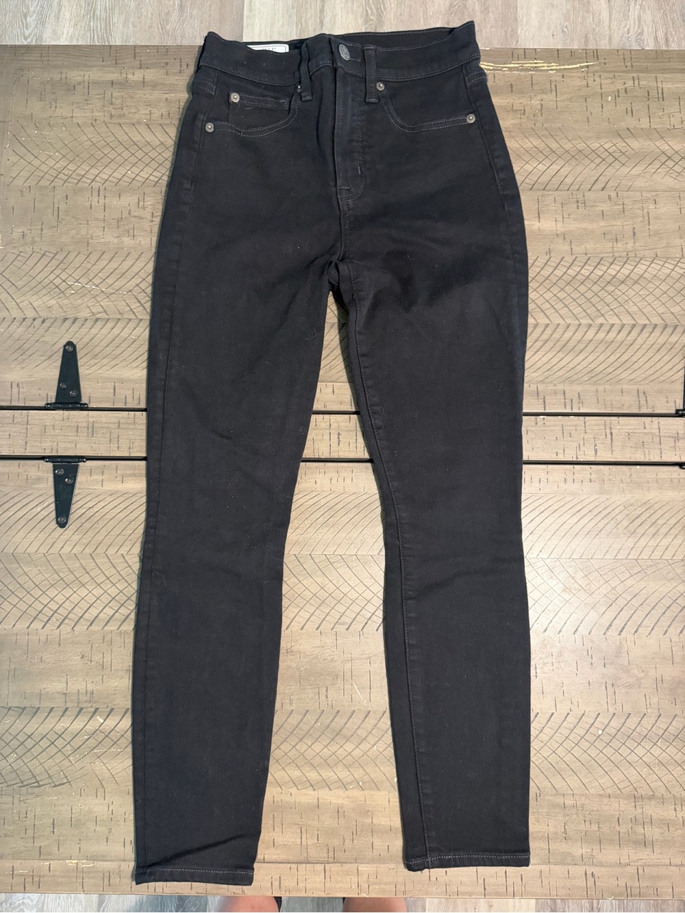 GAP True Skinny High-Rise Jeans in Black with Red Label